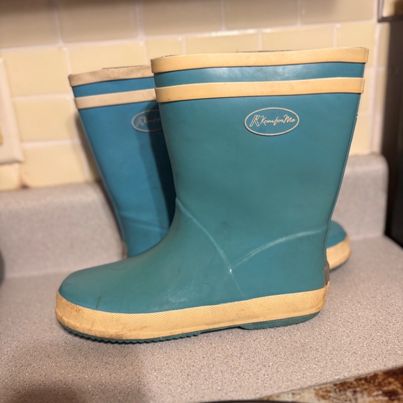 KKomforMe youth size 5 rain boots - Picture 6 of 6